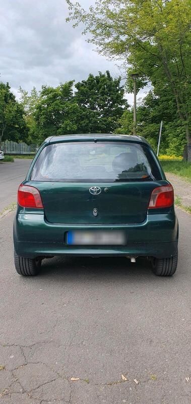 Grün Gebraucht 2000 Toyota Yaris Kleinwagen | 1.400 € (Fairer Preis) - Bild 1/4