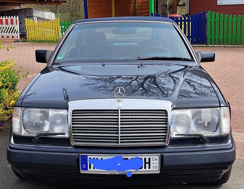 Gebraucht Mercedes E300 220 PS (161 kW) 1993 Blau Cabrio