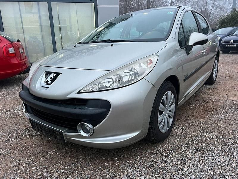 Grau Gebraucht 2008 Peugeot 207 Urban Move Limousine | 2.700 € (Fairer Preis) - Bild 1/4