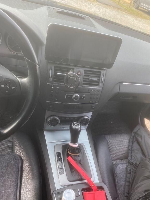 Gebraucht Mercedes C180 156 PS (114 kW) 2010 Schwarz Limousine