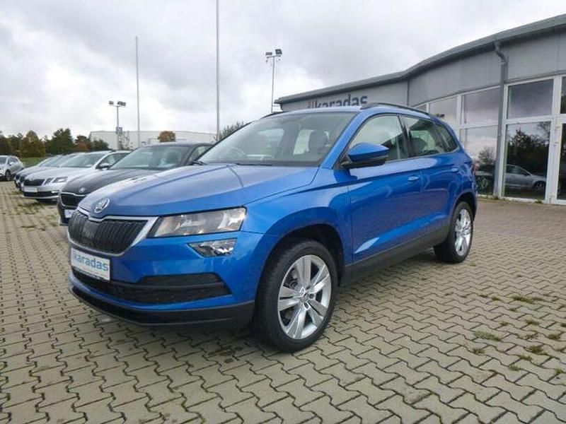 Raceblau metallic Gebraucht 2020 Skoda Karoq Style SUV | 21.650 € (Fairer Preis) - Bild 1/4