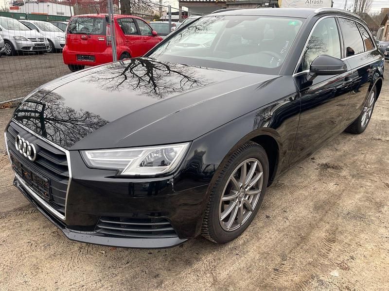 Gebraucht Audi A4 Basis 150 PS (110 kW) 2017 Schwarz Kombi
