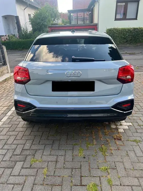 Gebraucht Audi Q2 Advanced Plus 110 PS (80 kW) 2023 Grau SUV