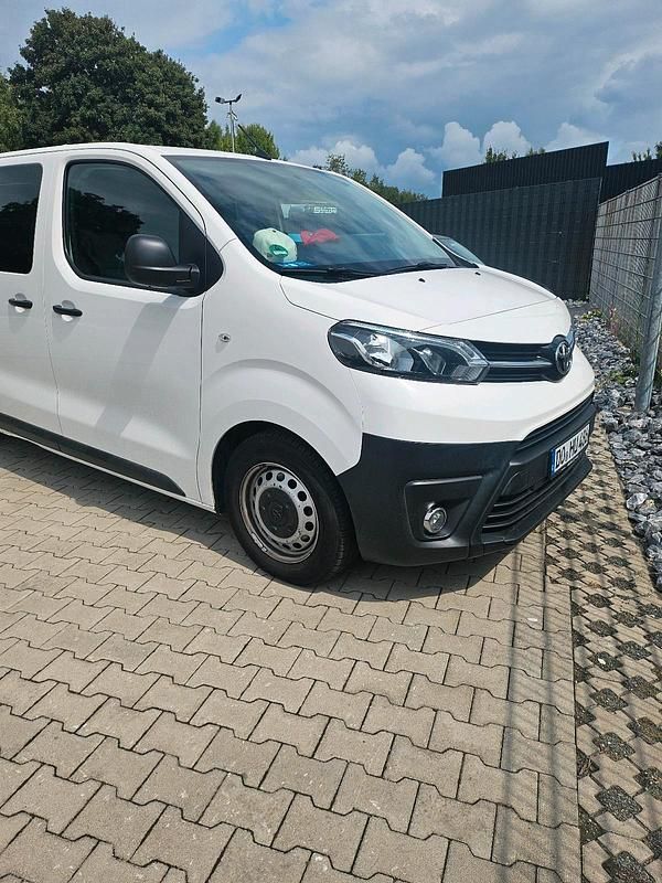 Weiß Gebraucht 2020 Toyota Proace Van | 21.000 € - Bild 1/4