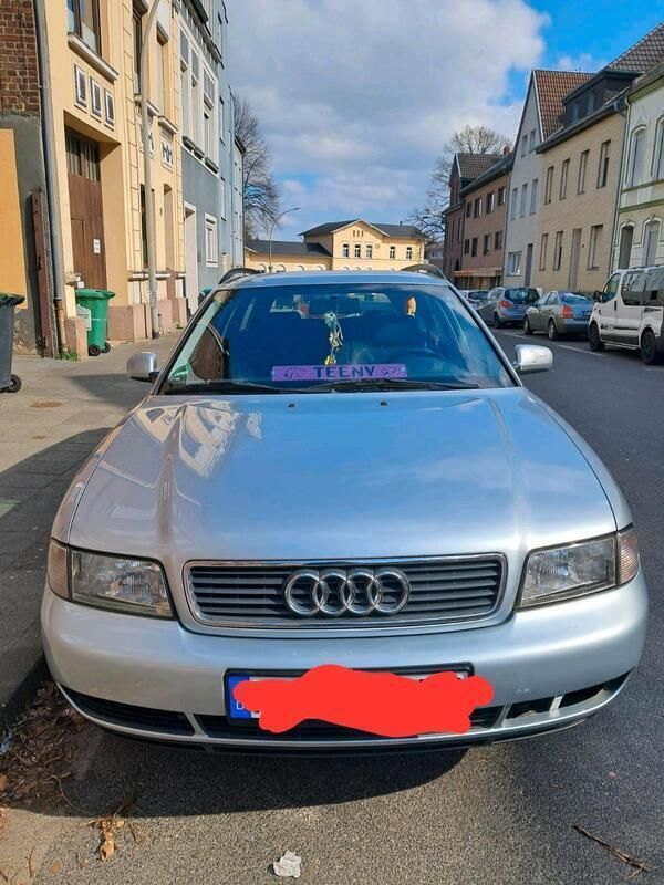 Silber Gebraucht 1996 Audi A4 Kombi | 1.750 € (Etwas zu teuer) - Bild 1/4