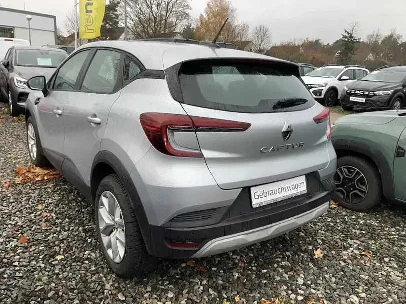 Usata Renault Captur Evolution 140 CV (102 kW) 2023 Grigio SUV