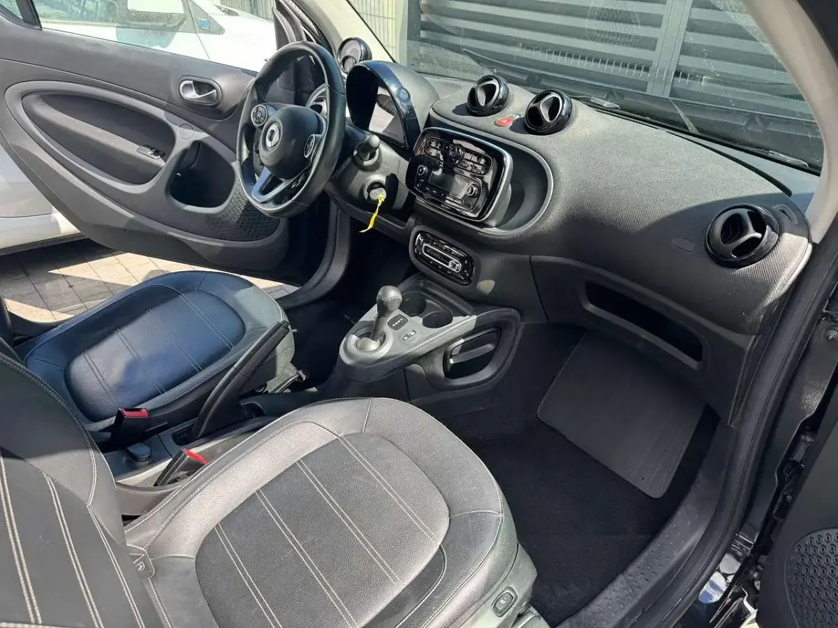 Gebraucht Smart ForTwo Cabrio Prime 60 kW (82 PS) 2017 Schwarz Cabrio