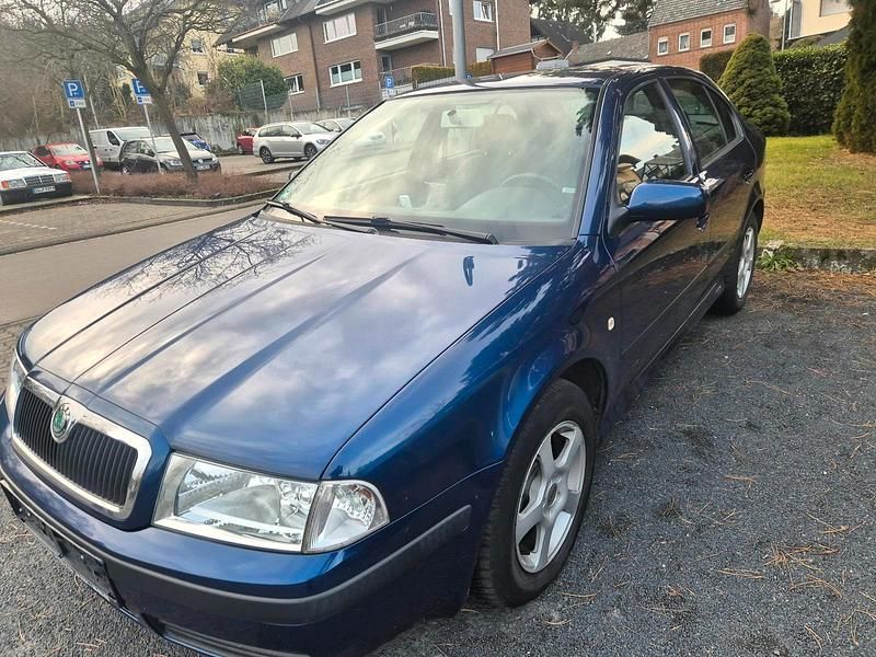 Blau Gebraucht 2006 Skoda Octavia Tour Limousine | 2.500 € - Bild 1/4