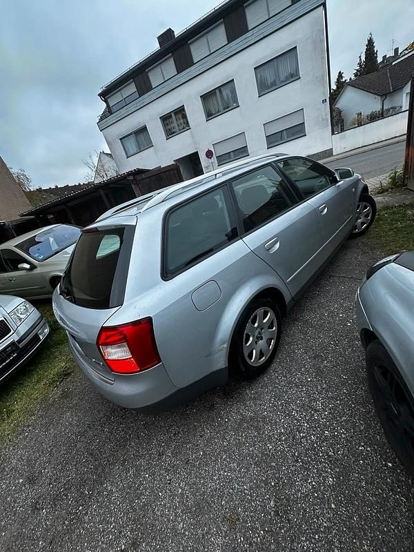 Second-hand Audi A4 131 CP (96 kW) 2003 Argintiu Break