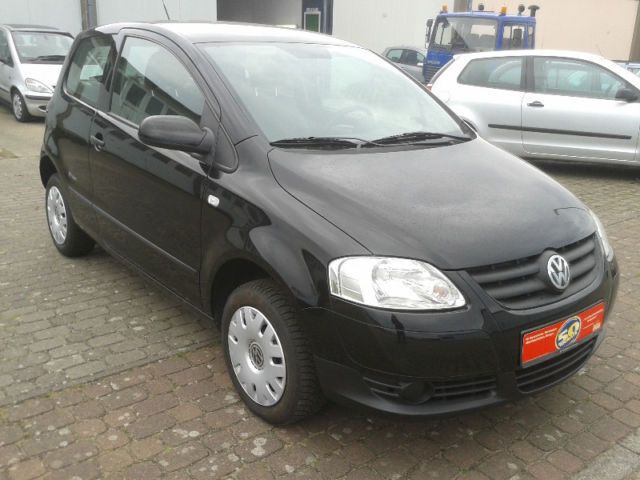 Second-hand VW Fox 54 CP (39 kW) 2008 Negru Hatchback