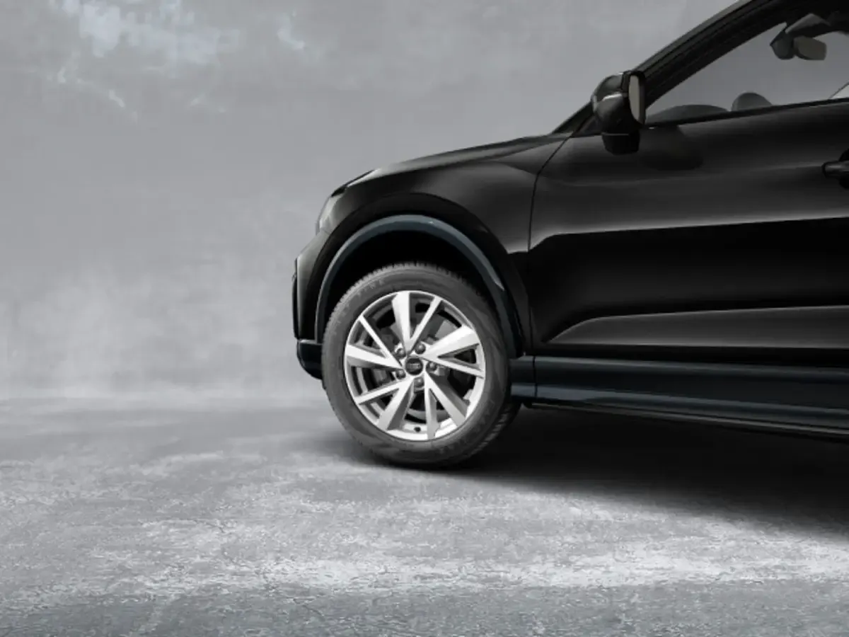 Gebraucht Audi Q2 Advanced 190 PS (139 kW) 2025 Mythosschwarz metallic SUV