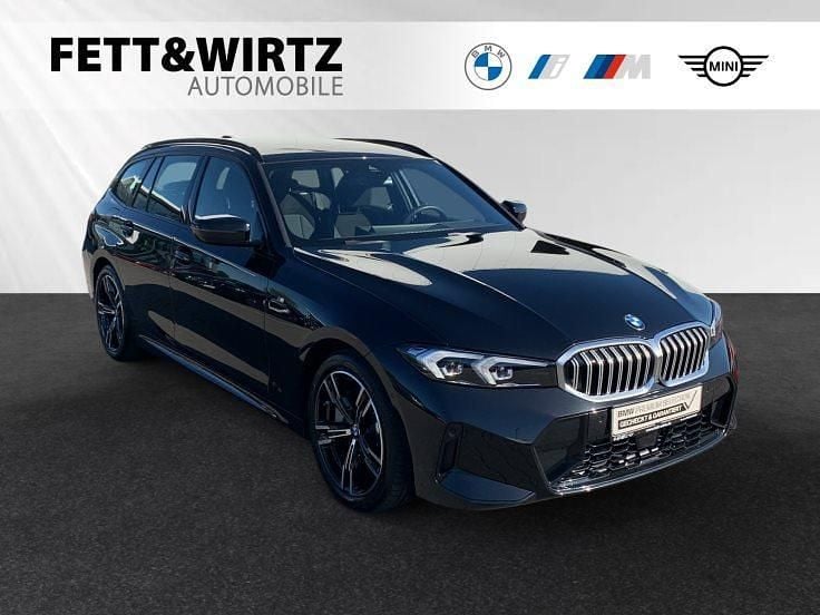 Saphirschwarz metallic Gebraucht 2024 BMW 330 M Sport Kombi | 39.800 € (Superpreis) - Bild 1/3