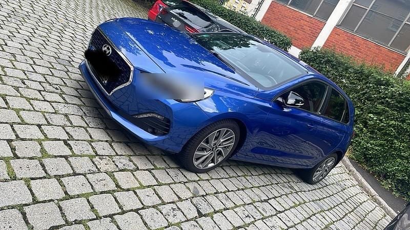 Blau Gebraucht 2018 Hyundai i30 Kombi | 14.250 € (Fairer Preis) - Bild 1/4