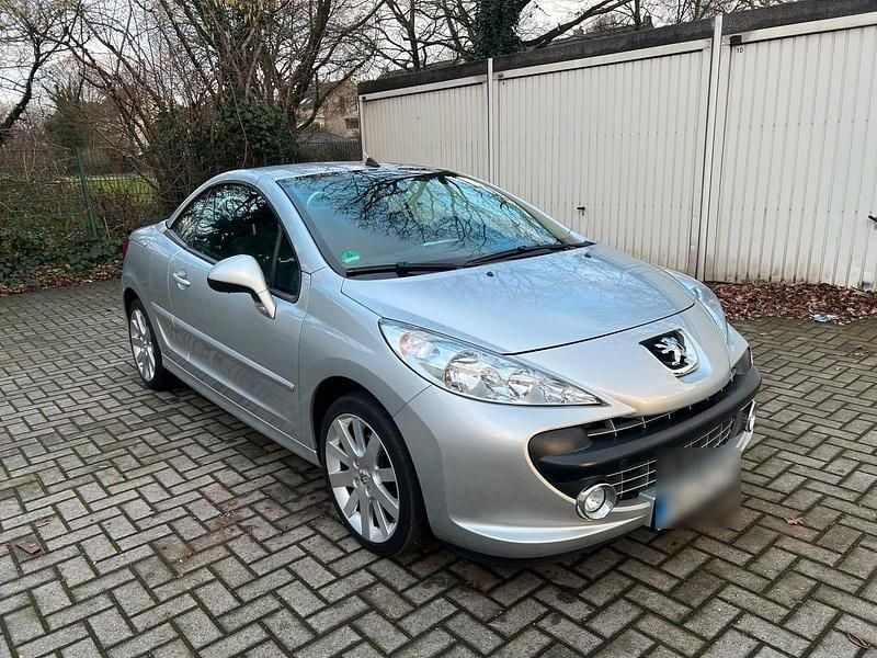 Gebraucht Peugeot 207 CC 119 PS (87 kW) 2009 Silber Cabrio