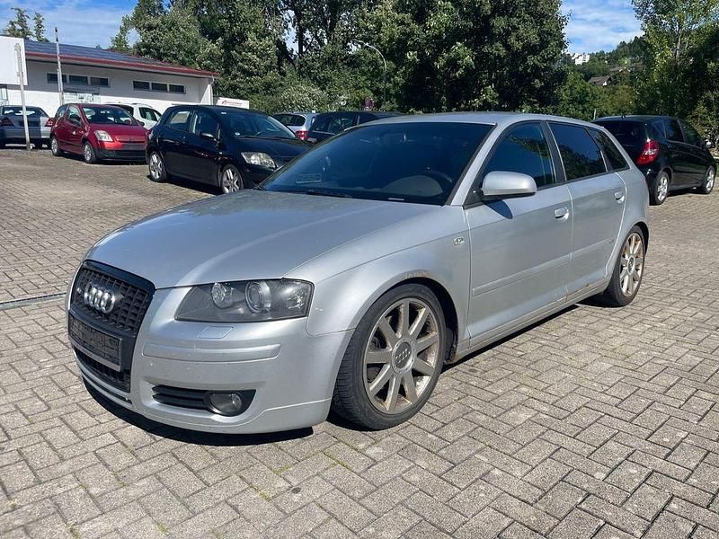 Silber Gebraucht 2006 Audi A3 Sportback S-Line Limousine | 2.390 € (Superpreis) - Bild 1/4