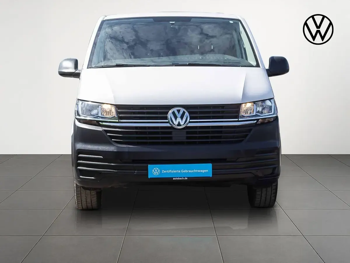 Second-hand VW Transporter 110 CP (80 kW) 2022 Alb Van