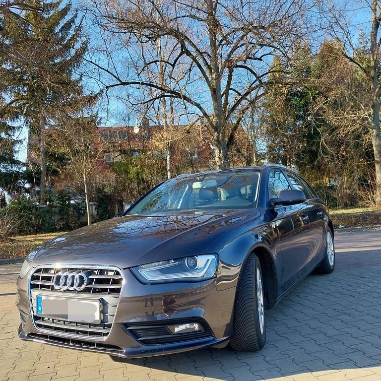 Grau Gebraucht 2014 Audi A4 Ambiente Kombi | 9.900 € (Fairer Preis) - Bild 1/4