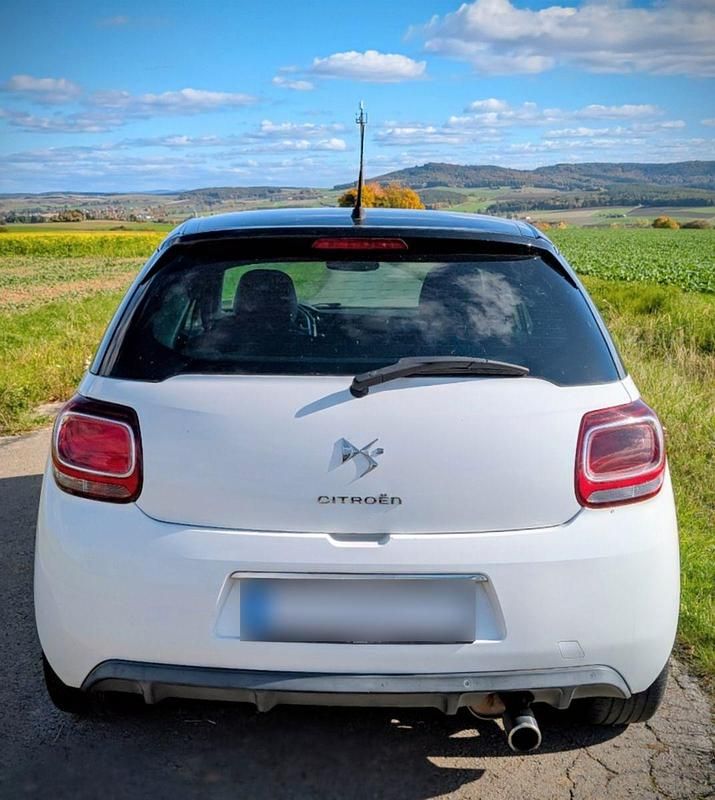 Gebraucht Citroën DS3 So Chic 110 PS (80 kW) 2015 Weiß Kleinwagen