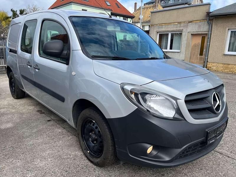 Gebraucht Mercedes Citan 111 110 PS (80 kW) 2018 Brilliantsilber Van / Kleinbus
