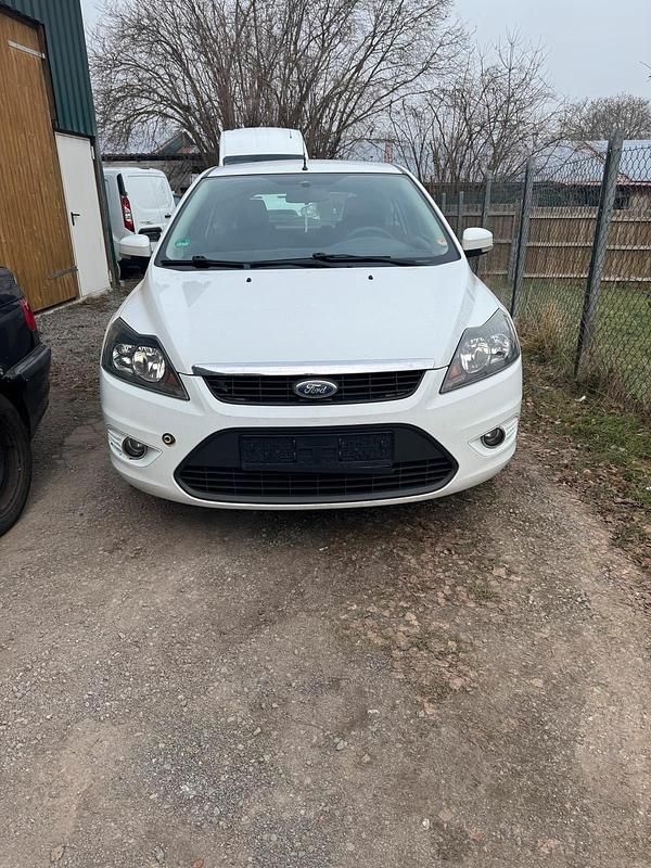 Weiß Gebraucht 2008 Ford Focus Kleinwagen | 2.500 € (Fairer Preis) - Bild 1/4