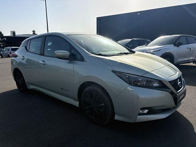 Gebraucht Nissan Leaf Acenta 110 kW (150 PS) 2018 Silber Kleinwagen
