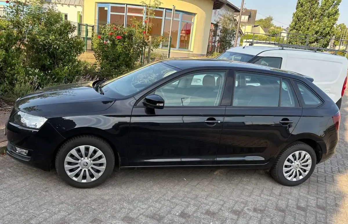 Gebraucht Skoda Rapid Clever 125 PS (91 kW) 2018 Schwarz Kleinwagen