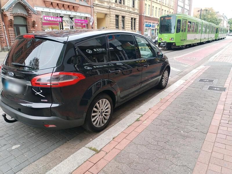 Andere farben Gebraucht 2010 Ford S-MAX S Van / Kleinbus | 5.300 € (Fairer Preis) - Bild 1/4