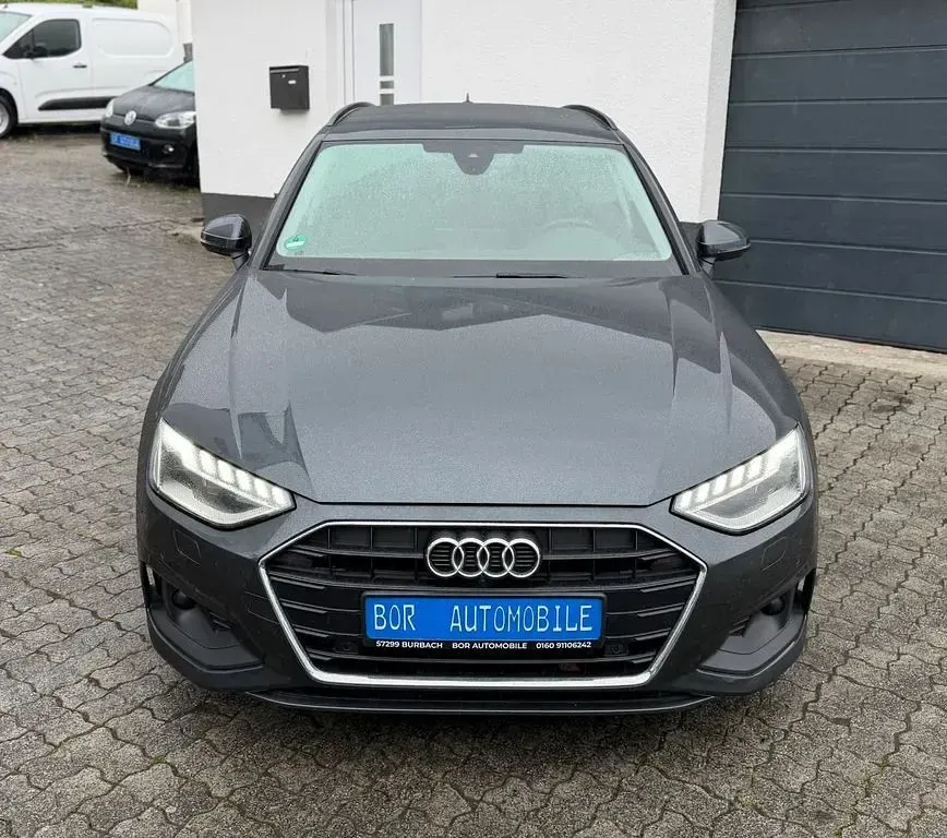 Gebraucht Audi A4 Sport 136 PS (100 kW) 2019 Grau Kombi
