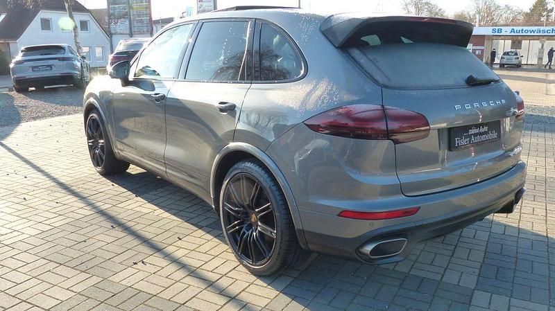 Gebraucht Porsche Cayenne 349 PS (256 kW) 2016 Grau SUV