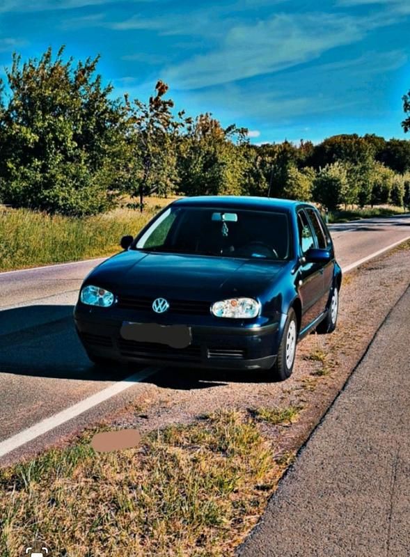 Blau Gebraucht 2002 VW Golf IV Limousine | 3.500 € (Teuer) - Bild 1/3