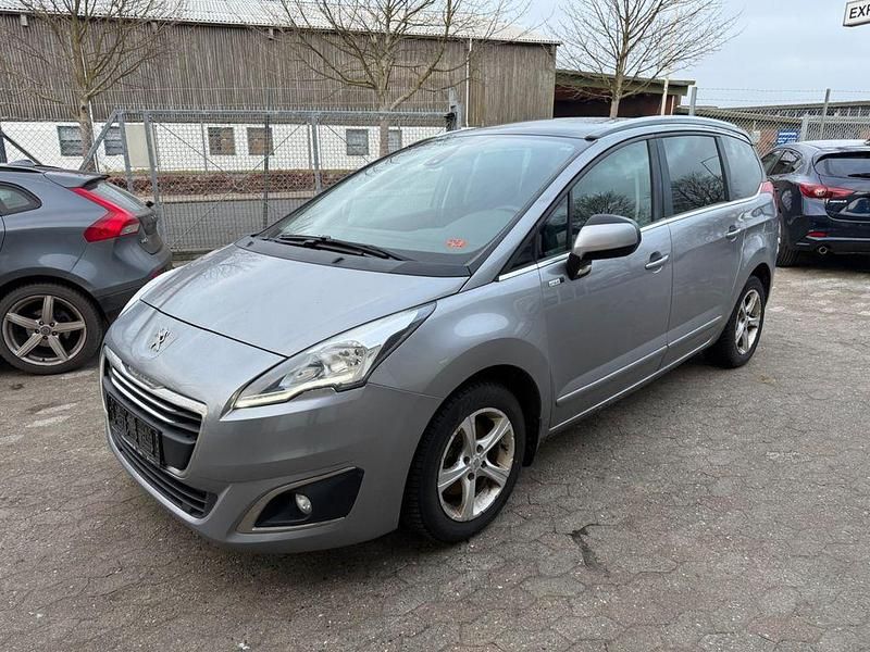 Gebraucht Peugeot 5008 Style 120 PS (88 kW) 2015 Grau Van / Kleinbus
