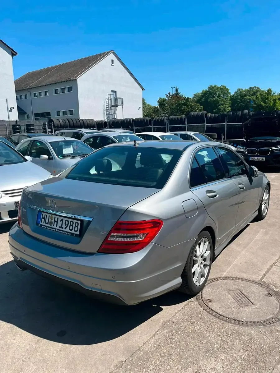 Gebraucht Mercedes C200 136 PS (100 kW) 2012 Grau Limousine
