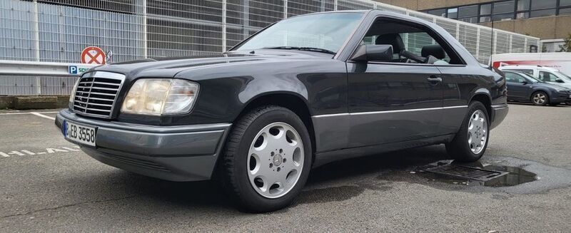 Schwarz Gebraucht 1995 Mercedes 320 Coupé | 12.900 € - Bild 1/4
