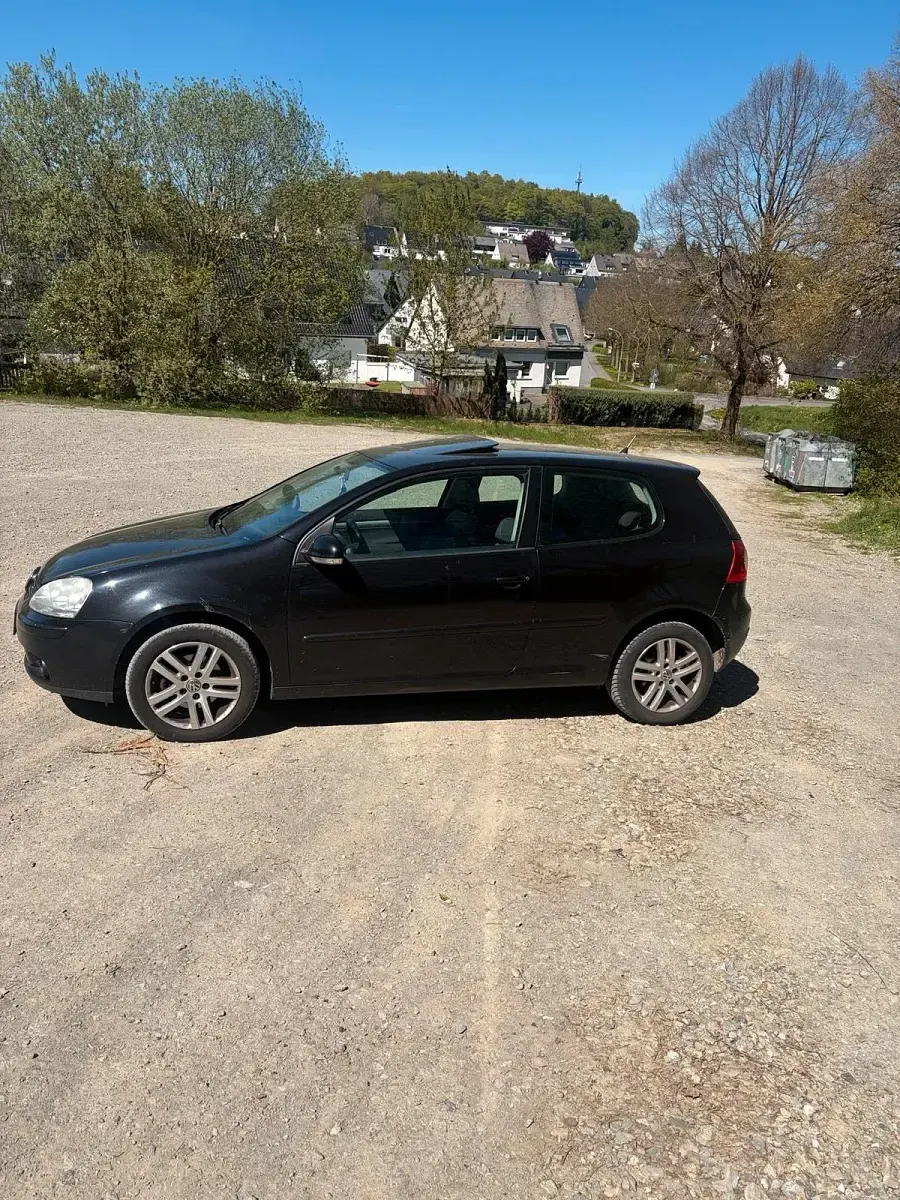 Gebraucht VW Golf V 102 PS (75 kW) 2006 Schwarz Kleinwagen