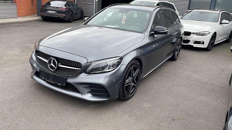Grau Gebraucht 2019 Mercedes C220 AMG line Kombi | 21.500 € (Fairer Preis) - Bild 1/4