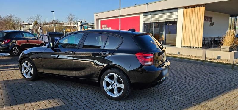 Gebraucht BMW 120 184 PS (135 kW) 2011 Schwarz Kleinwagen