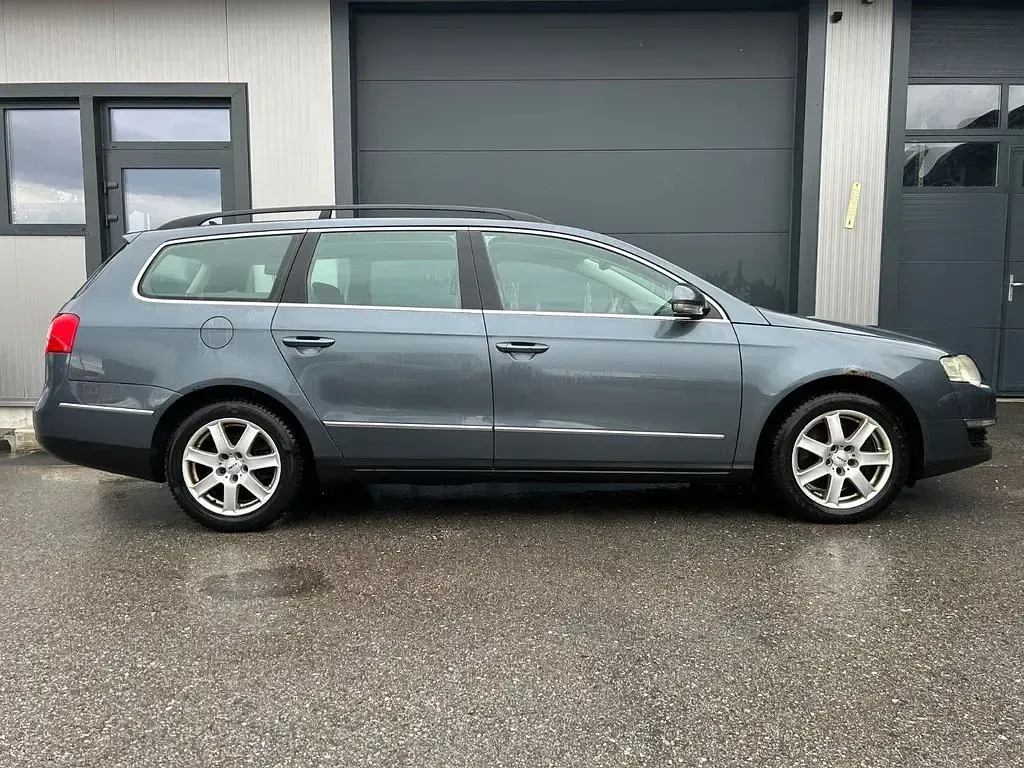 Gebraucht VW Passat Comfortline 105 PS (77 kW) 2009 Grau Limousine