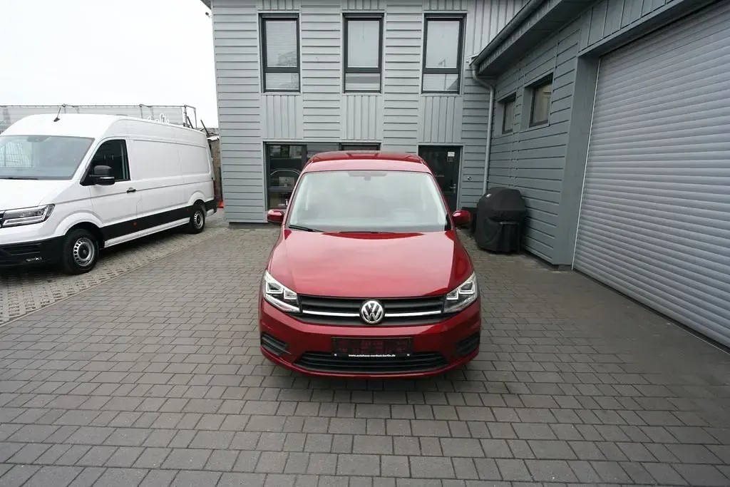 Gebraucht VW Caddy Trendline 150 PS (110 kW) 2019 Rot Van / Kleinbus