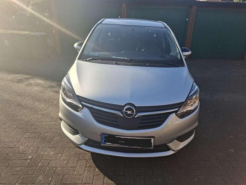 Gebraucht Opel Zafira Active 120 PS (88 kW) 2018 Silber Van / Kleinbus