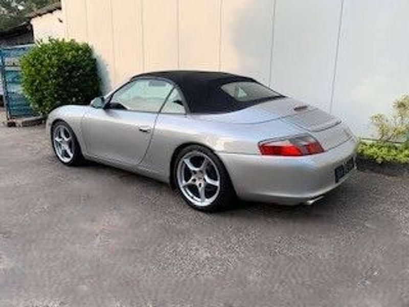 Gebraucht Porsche 996 320 PS (235 kW) 2003 Arktissilbermetallic Cabrio