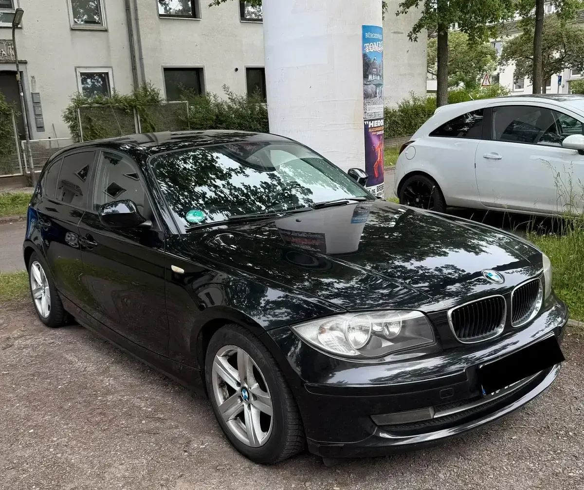 Gebraucht BMW 116 116 PS (85 kW) 2010 Schwarz Kleinwagen