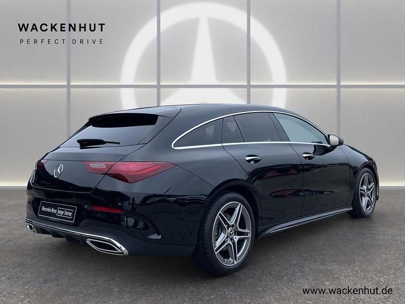 Gebraucht Mercedes CLA200 Shooting Brake Premium 163 PS (119 kW) 2024 Schwarz Kombi
