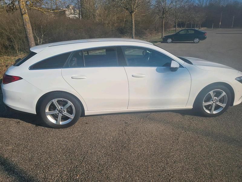 Gebraucht Mercedes CLA220 190 PS (139 kW) 2020 Weiß Limousine