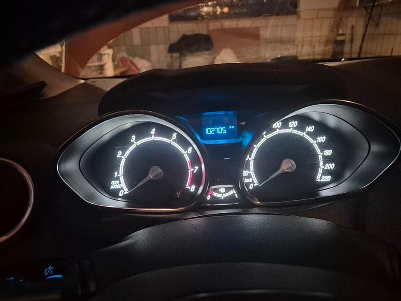 Gebraucht Ford Fiesta Titanium 82 PS (60 kW) 2014 Braun Kleinwagen