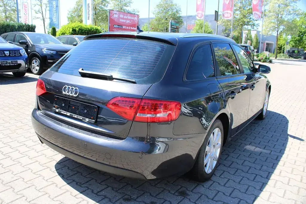 Gebraucht Audi A4 Sport 143 PS (105 kW) 2011 Grau Kombi