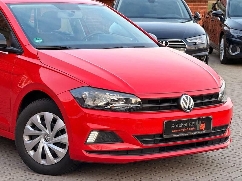 Gebraucht VW Polo Trendline 65 PS (47 kW) 2018 Rot Kleinwagen