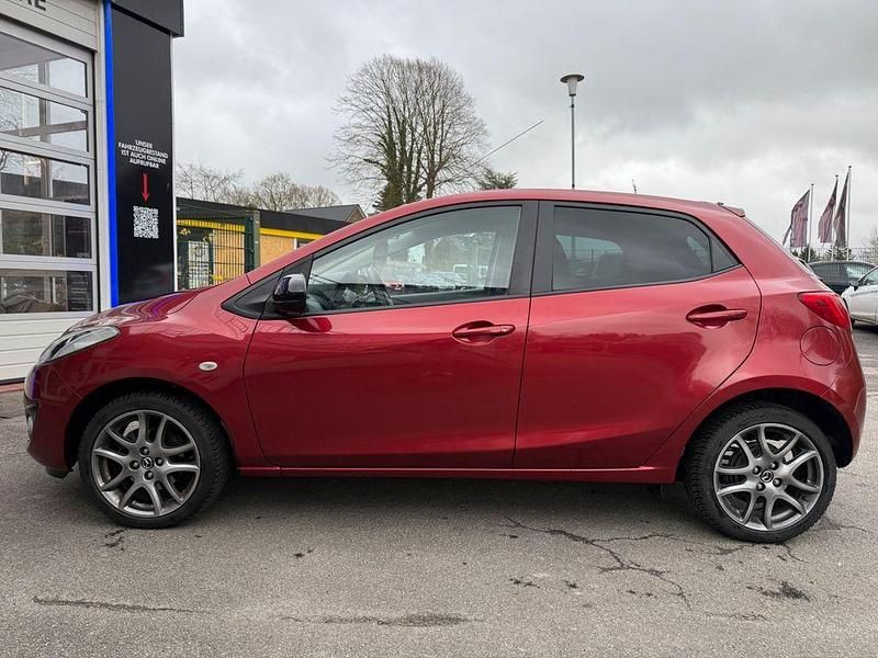 Gebraucht Mazda 2 Kenko 84 PS (61 kW) 2013 Rot Limousine
