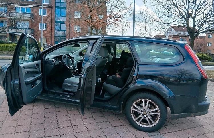 Second-hand Ford Focus 100 CP (73 kW) 2007 Negru Break