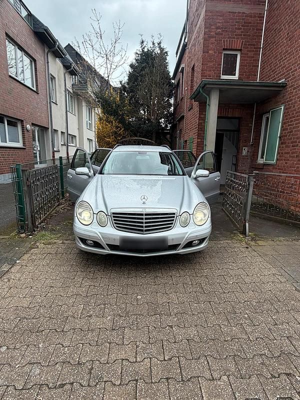 Gebraucht Mercedes E280 190 PS (139 kW) 2006 Grau Kombi