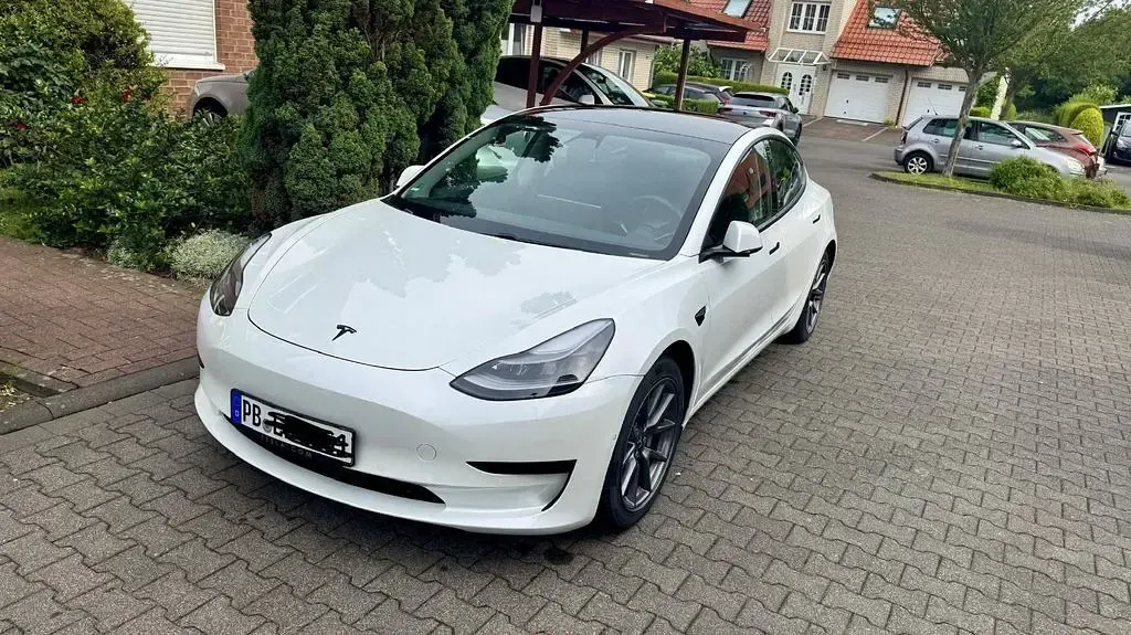 Gebraucht Tesla Model 3 Standard Range Plus 225 kW (306 PS) 2021 Weiß Limousine